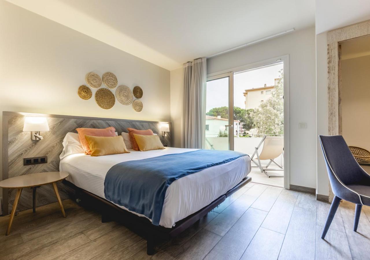 1935 Hotel Boutique & Apartments - Adults Only Roses Eksteriør bilde